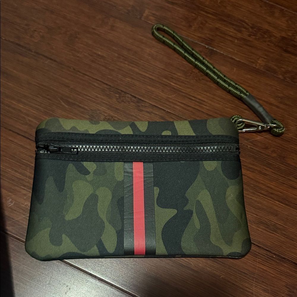 Camouflage Wristlet Pouch Green with Red Stripe Red Interior NEOPRENE Clutch NEW
